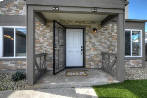 $939,000 | 813 Sunningdale Drive, Oceanside, CA 92057