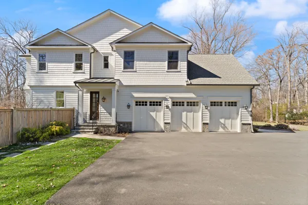 $2,550,000 | 8621 McHenry Street, Vienna, VA 22180