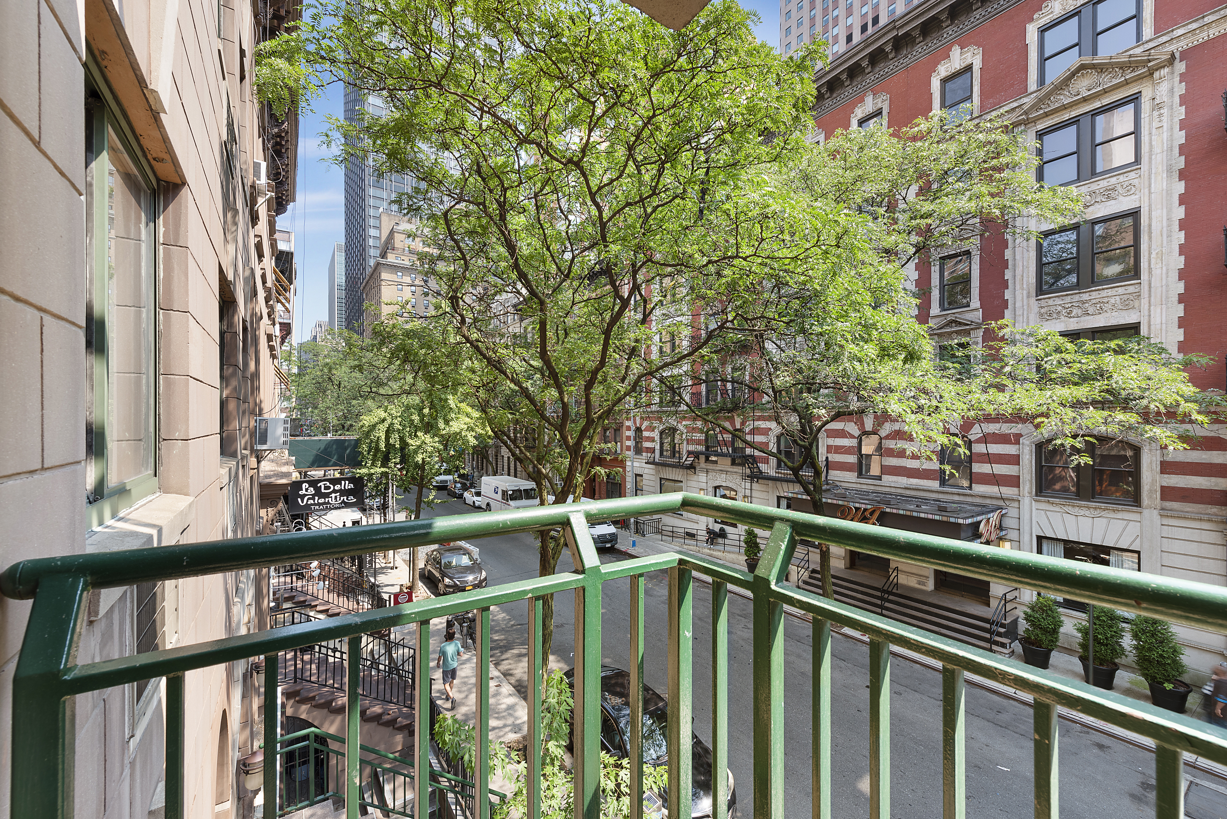 325 West 51st Street, Unit 3A Manhattan, NY 10019 - Photo 6 of 8