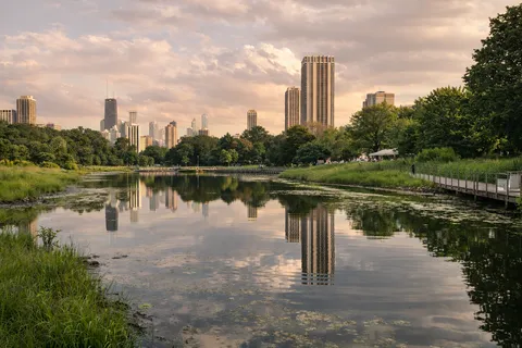 $1,200,000 | 457 West Fullerton Parkway, Unit 2W, Chicago, IL 60614