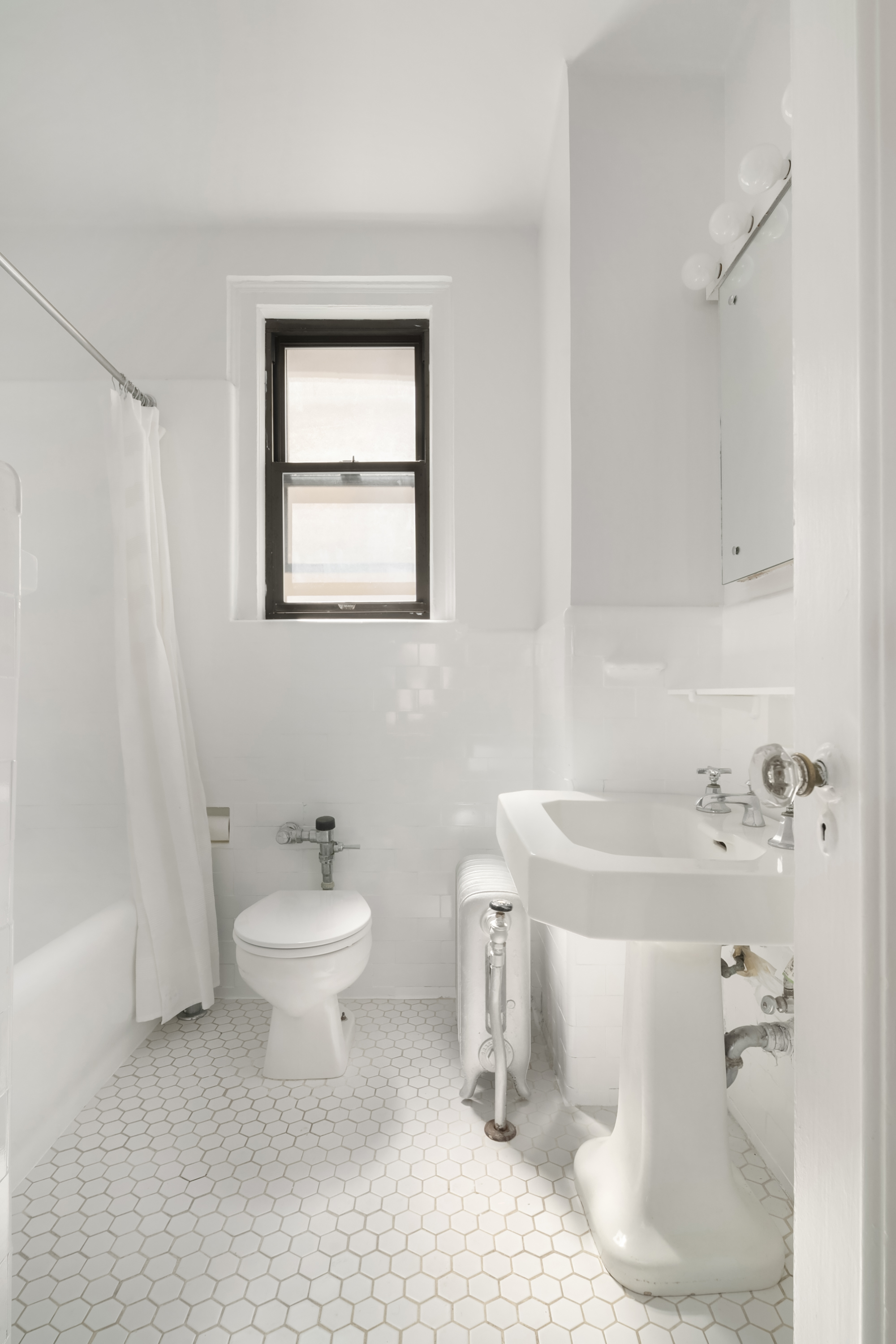 322 West 72nd Street, Unit 13B Manhattan, NY 10023 - Photo 16 of 21