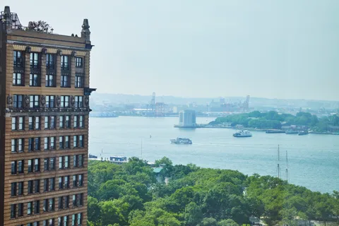 $1,985,000 | 30 West Street, Unit 23B | Battery Park City