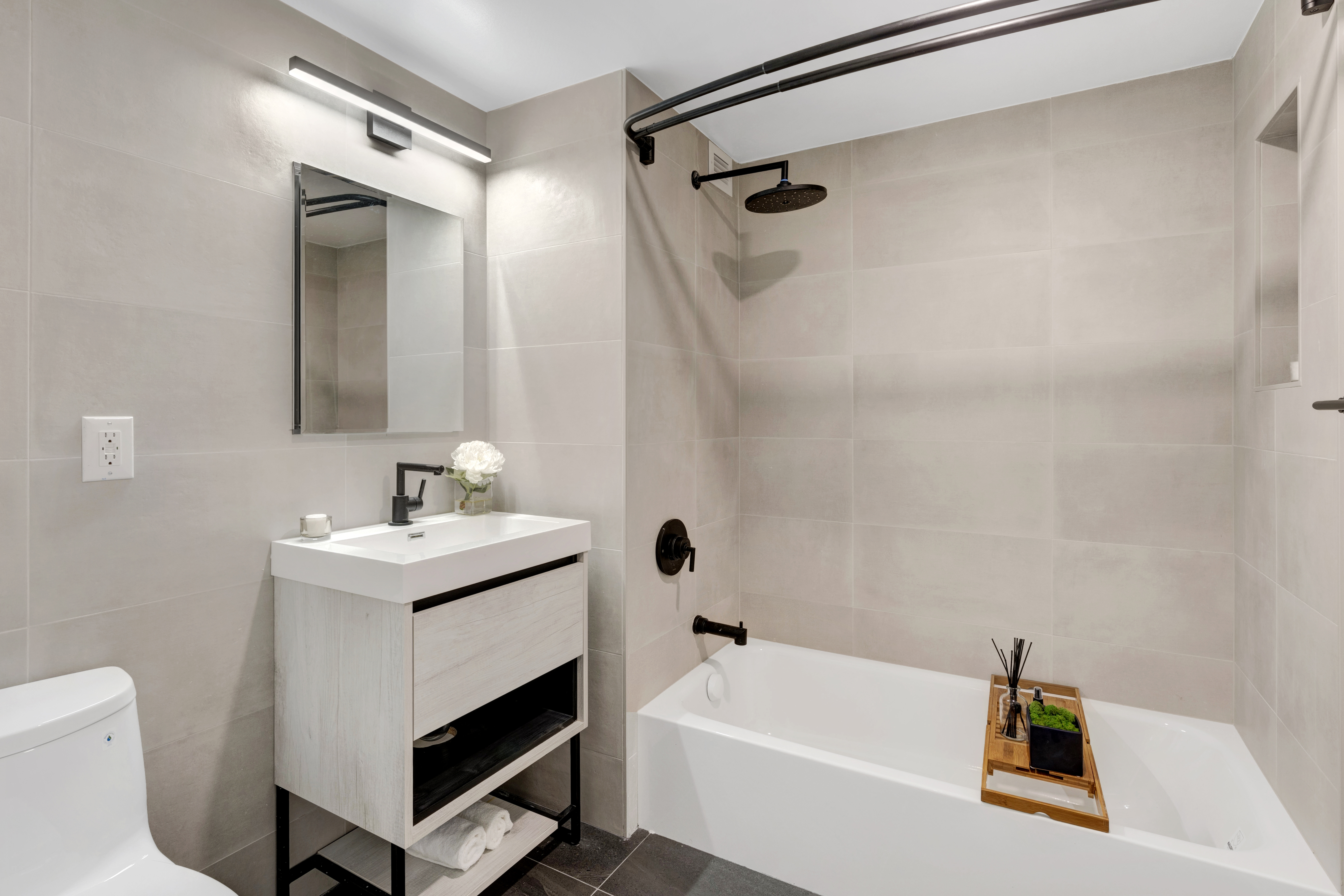 350 West 45th Street, Unit 2A Manhattan, NY 10036 - Photo 3 of 6