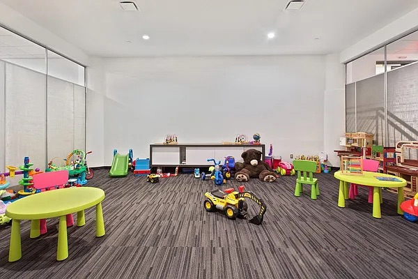 27-28 Thomson Avenue, Unit 128 Queens, NY 11101 - Photo 18 of 25