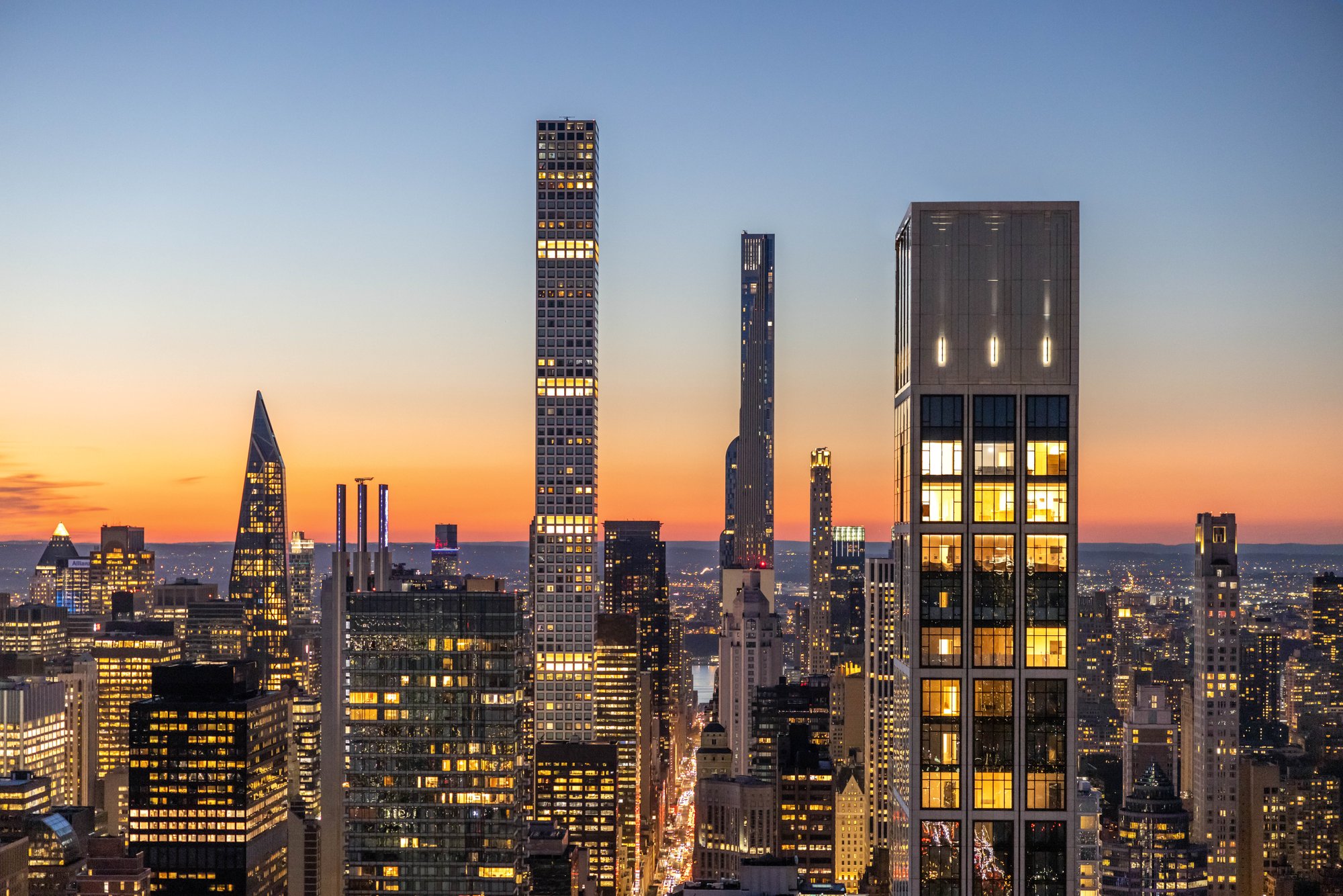 430 East 58th Street, Unit 39A Manhattan, NY 10022 - Photo 13 of 15 a city view with tall buildings