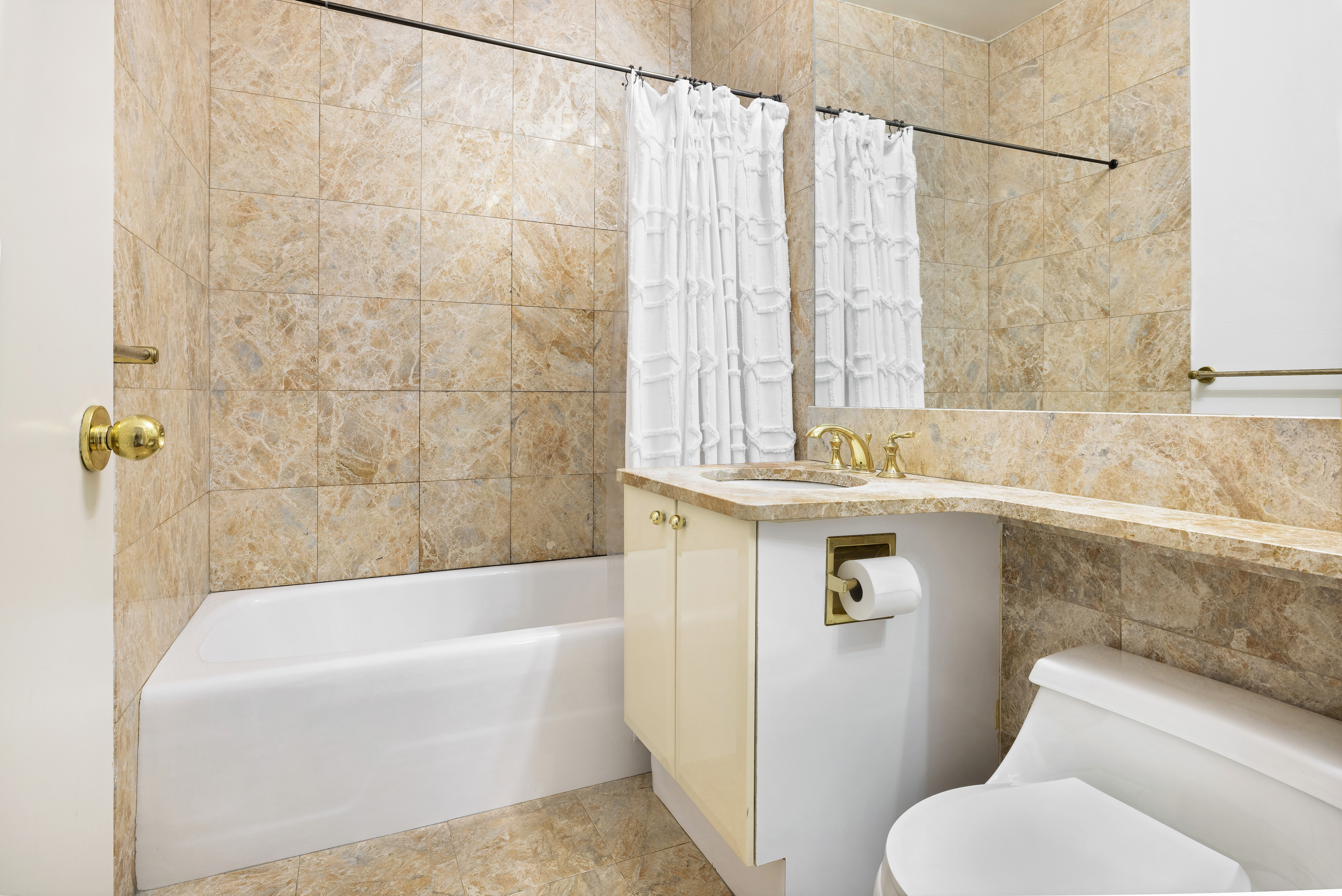 200 Riverside Boulevard, Unit 6G Manhattan, NY 10069 - Photo 5 of 11