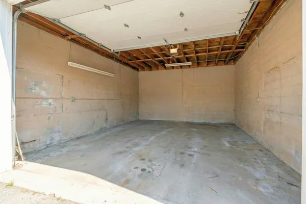 $1,250 | 3 Railroad Avenue, Unit STORAGE, East Hampton, NY 11937