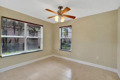 $575,000 | 1033 Northeast 17th Way, Unit 1201, Fort Lauderdale, FL 33304