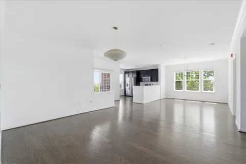$525,000 | 20650 Hope Spring Terrace, Unit 301, Ashburn, VA 20147