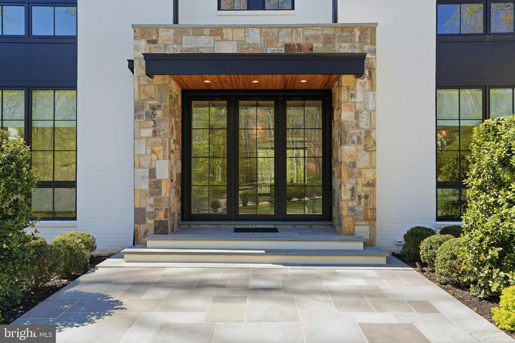 938 Saigon Road McLean, VA 22102 - Photo 5 of 107