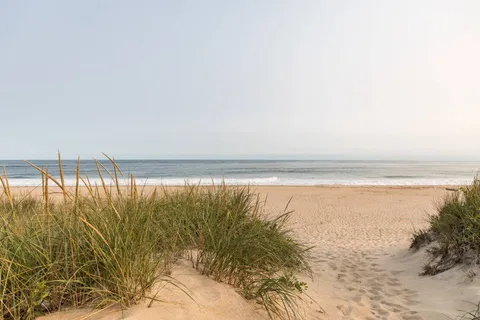 $3,850,000 | 44 Cliff Road, Amagansett, NY 11930