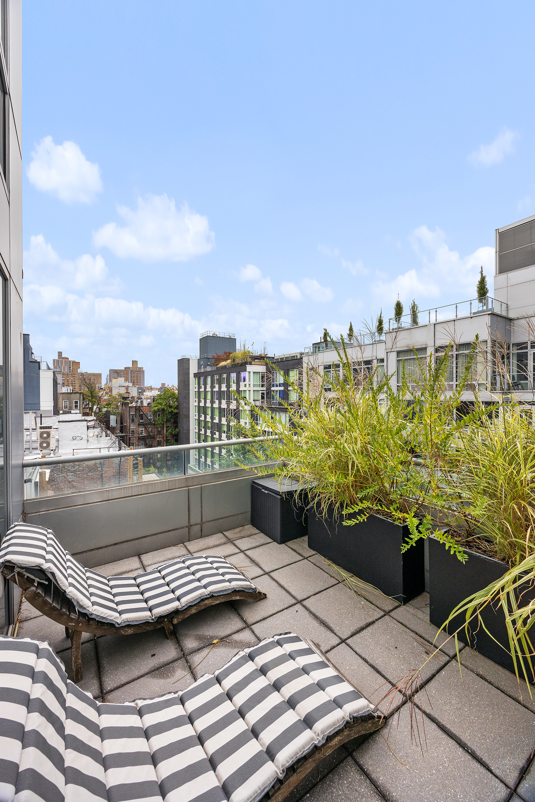 425 East 13th Street, Unit PHFG Manhattan, NY 10009 - Photo 14 of 31 a view of swimming pool with a terrace
