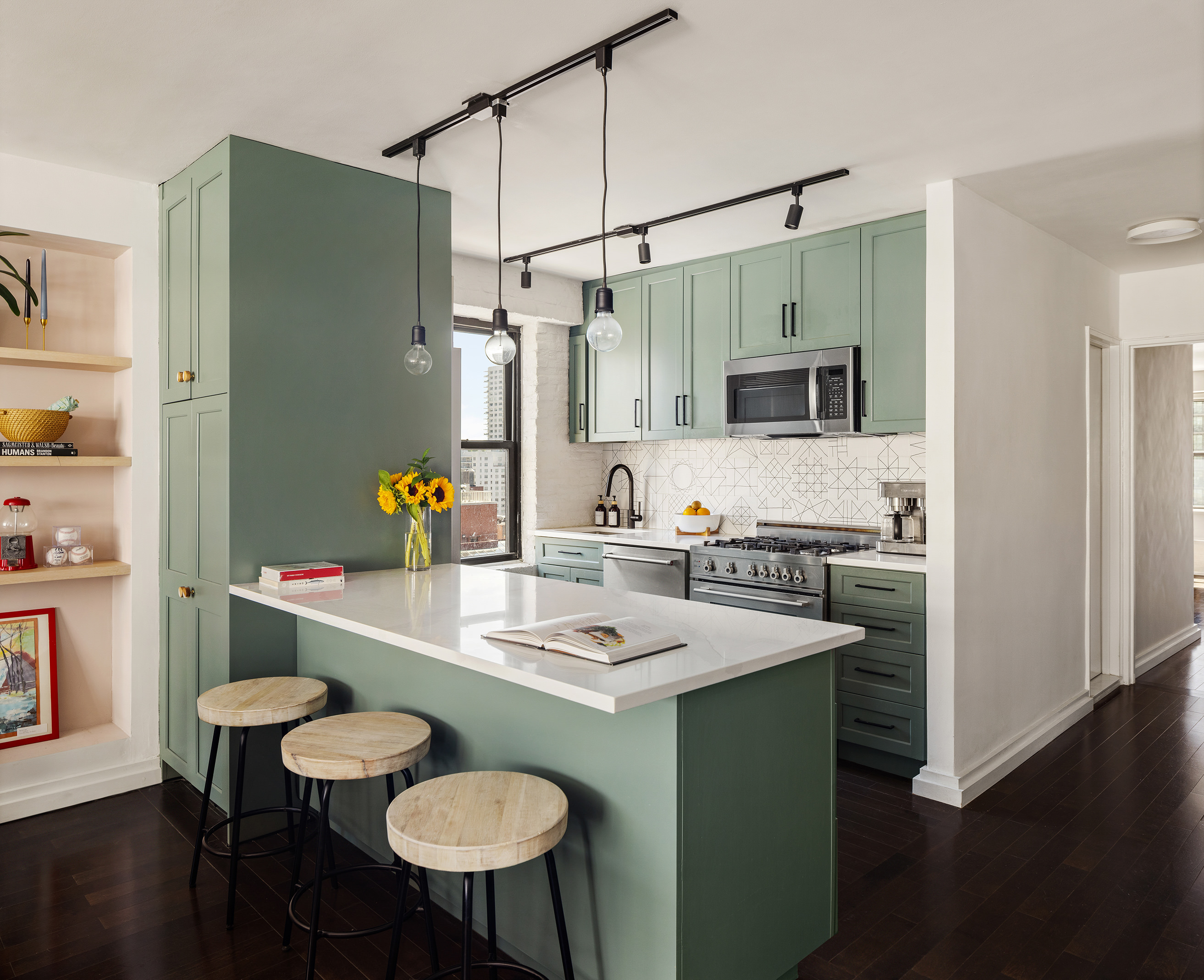 399 East 72nd Street, Unit 16H Manhattan, NY 10021 - Photo 3 of 11 Gallery Image 3