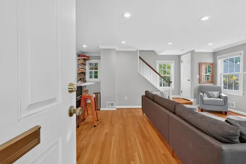 $1,075,000 | 312 Lincoln Avenue, Falls Church, VA 22046