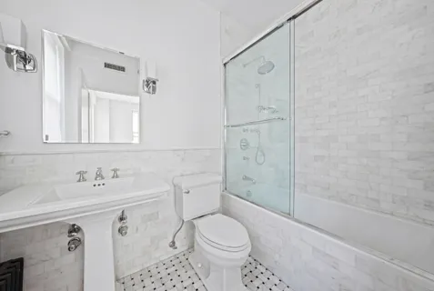 $2,600,000 | 177 East 77th Street, Unit PHC | Upper East Side