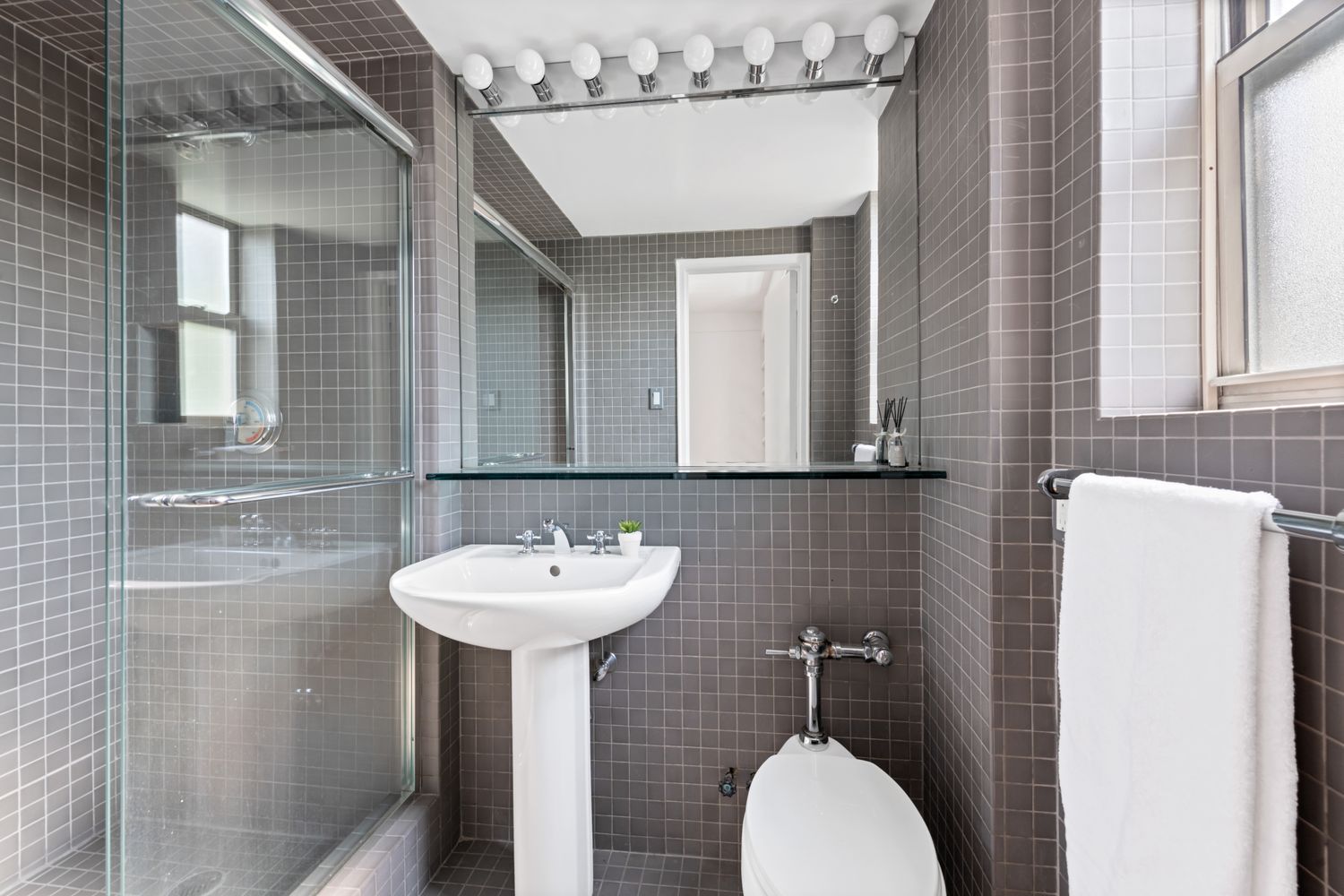 $950,000 | 3725 Henry Hudson Parkway West, Unit 3DE | Riverdale