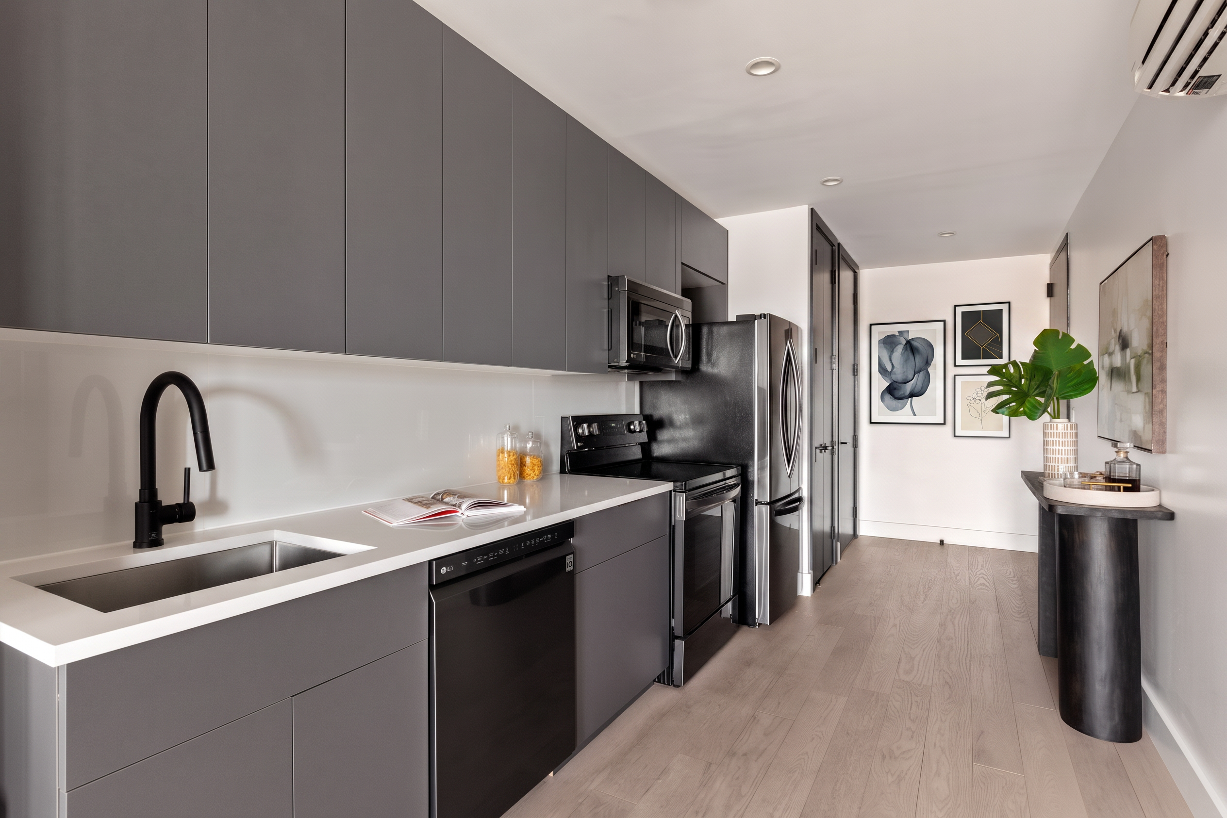 458 East 25th Street, Unit 506 Brooklyn, NY 11226 - Photo 2 of 8