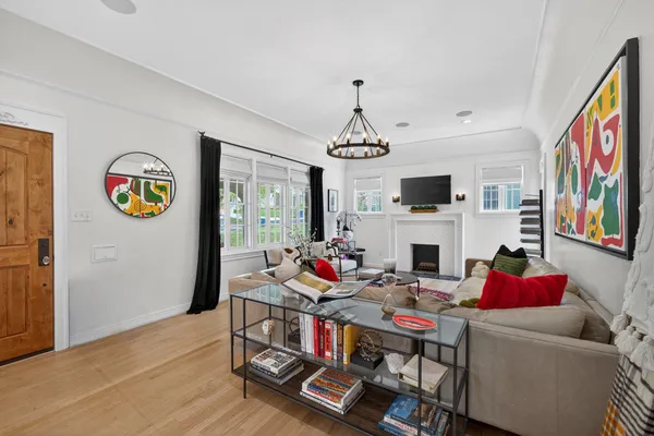 $1,195,000 | 6802 Clayton Avenue, Dallas, TX 75214