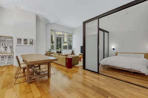 $899,000 | 27-28 Thomson Avenue, Unit 127 | Long Island City