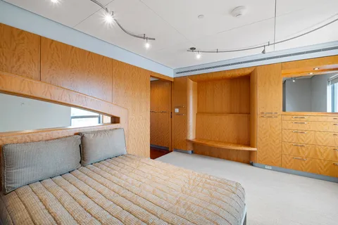 a view of livingroom with furniture