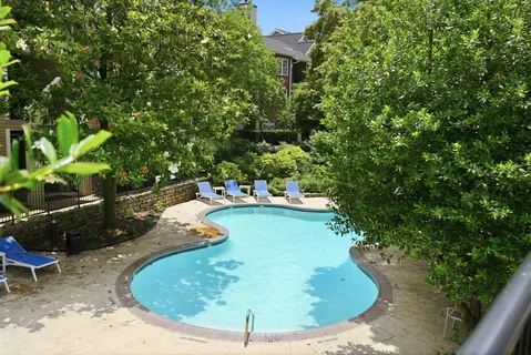 $405,000 | 3307 Wyndham Circle, Unit 2158, Alexandria, VA 22302