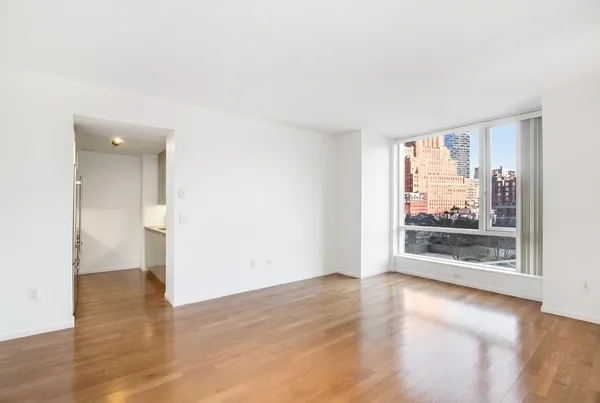 $7,500 | 200 Chambers Street, Unit 9F | TriBeCa
