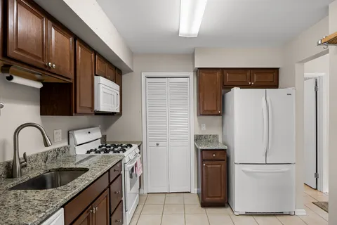 Contact Agent | 3704 Fenwick Lane, Mount Laurel, NJ 08054