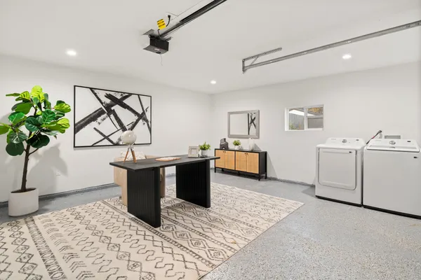 $1,179,000 | 2209 West Boulevard, Los Angeles, CA 90016