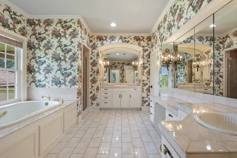 $4,250,000 | 602 Las Lomas Drive, West Lake Hills, TX 78746