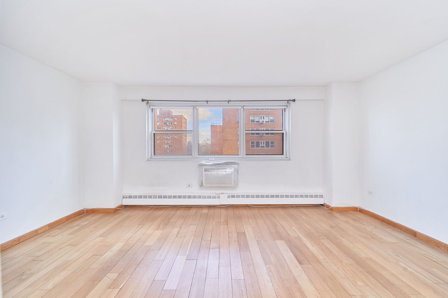 $2,200 | 122 Ashland Place, Unit 9E | Downtown Brooklyn