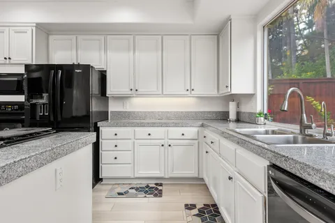 $1,379,000 | 13847 Carmel Ridge Road, San Diego, CA 92128