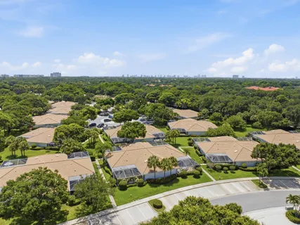 $355,000 | 10701 Chapman Oak Court, Palm Beach Gardens, FL 33410