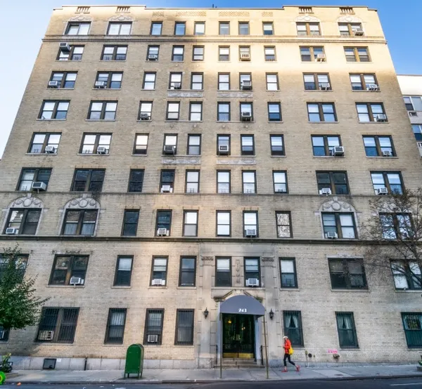 $4,200 | 243 West 70th Street, Unit 3B | Upper West Side