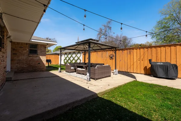 $585,000 | 9616 Vinewood Drive, Dallas, TX 75228