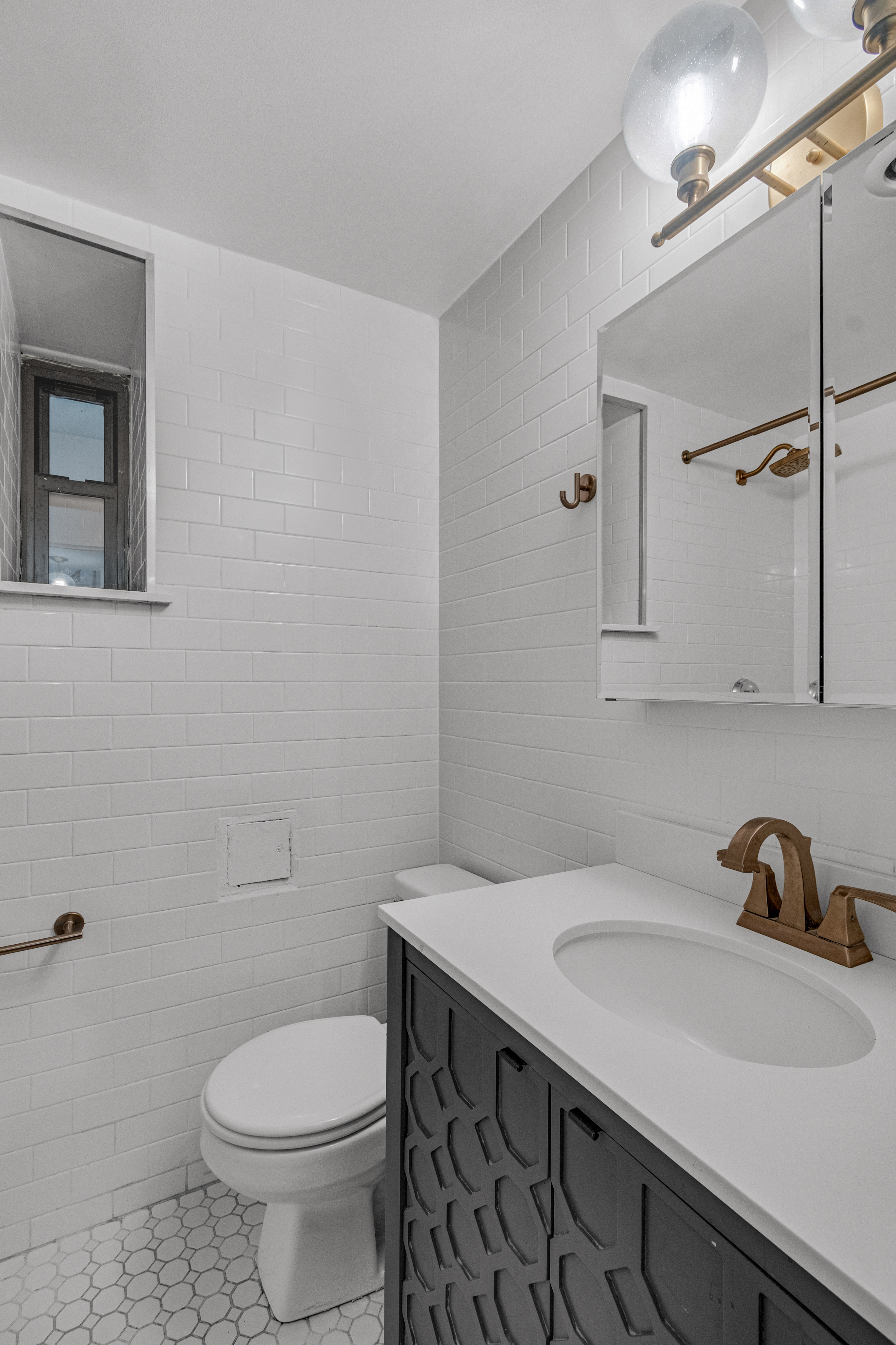 425 West 24th Street, Unit 1F Manhattan, NY 10011 - Photo 9 of 10