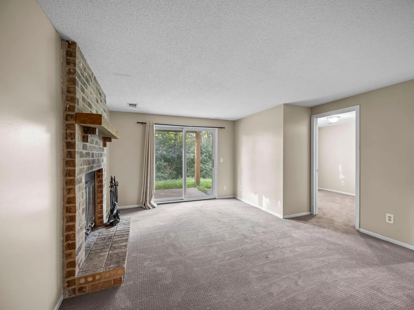 $2,000 | 5535 Lindsay Street, Golden Valley, MN 55422