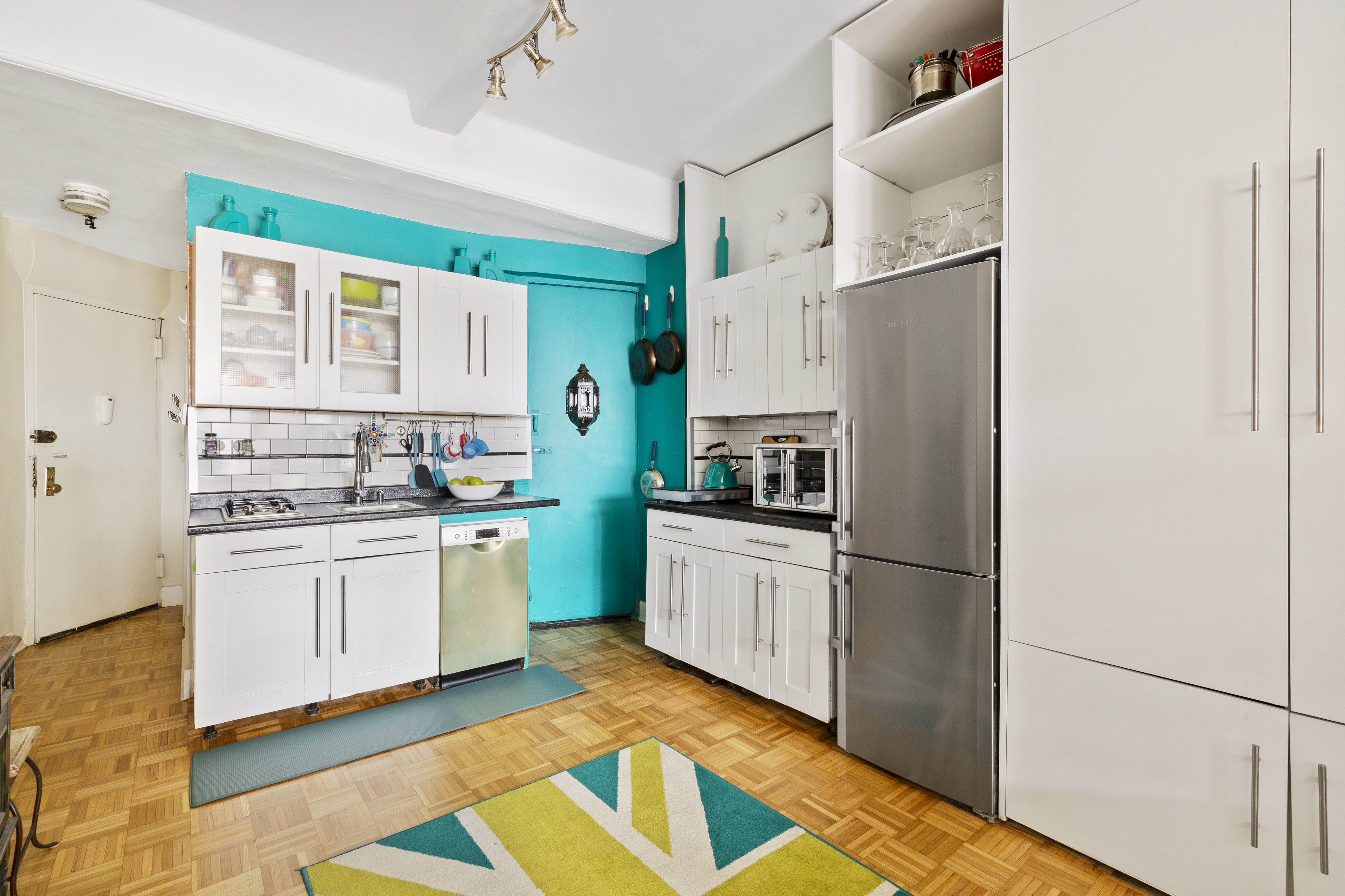 118 West 72nd Street, Unit 1002 Manhattan, NY 10023 - Photo 3 of 6