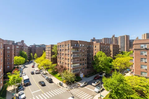 $599,000 | 68-61 Yellowstone Boulevard, Unit 607 | Forest Hills