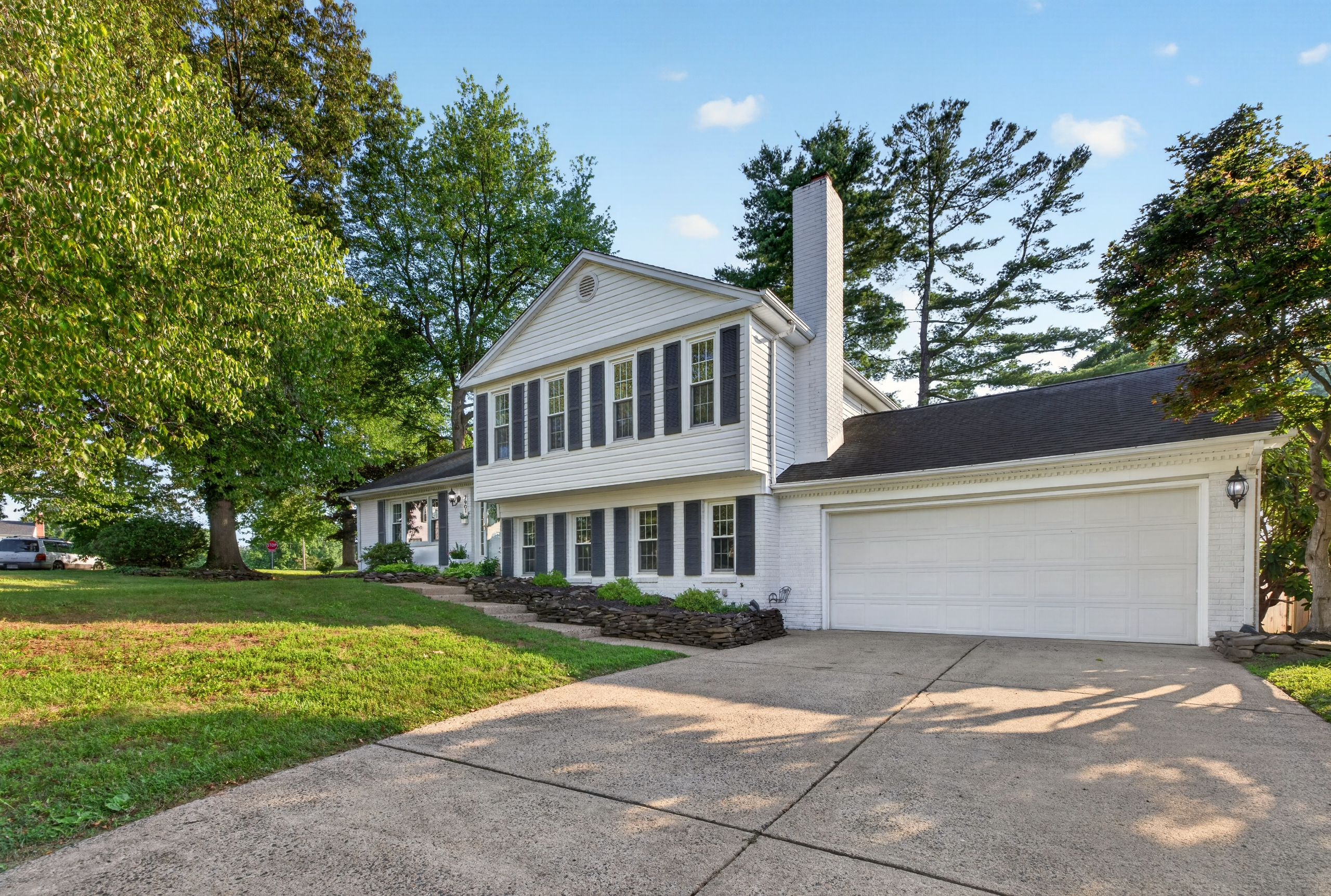 7901 Laural Valley Way Springfield, VA 22153 - Photo 2 of 53