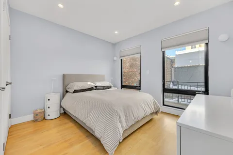 $1,590,000 | 167 Devoe Street, Unit 1B | Williamsburg
