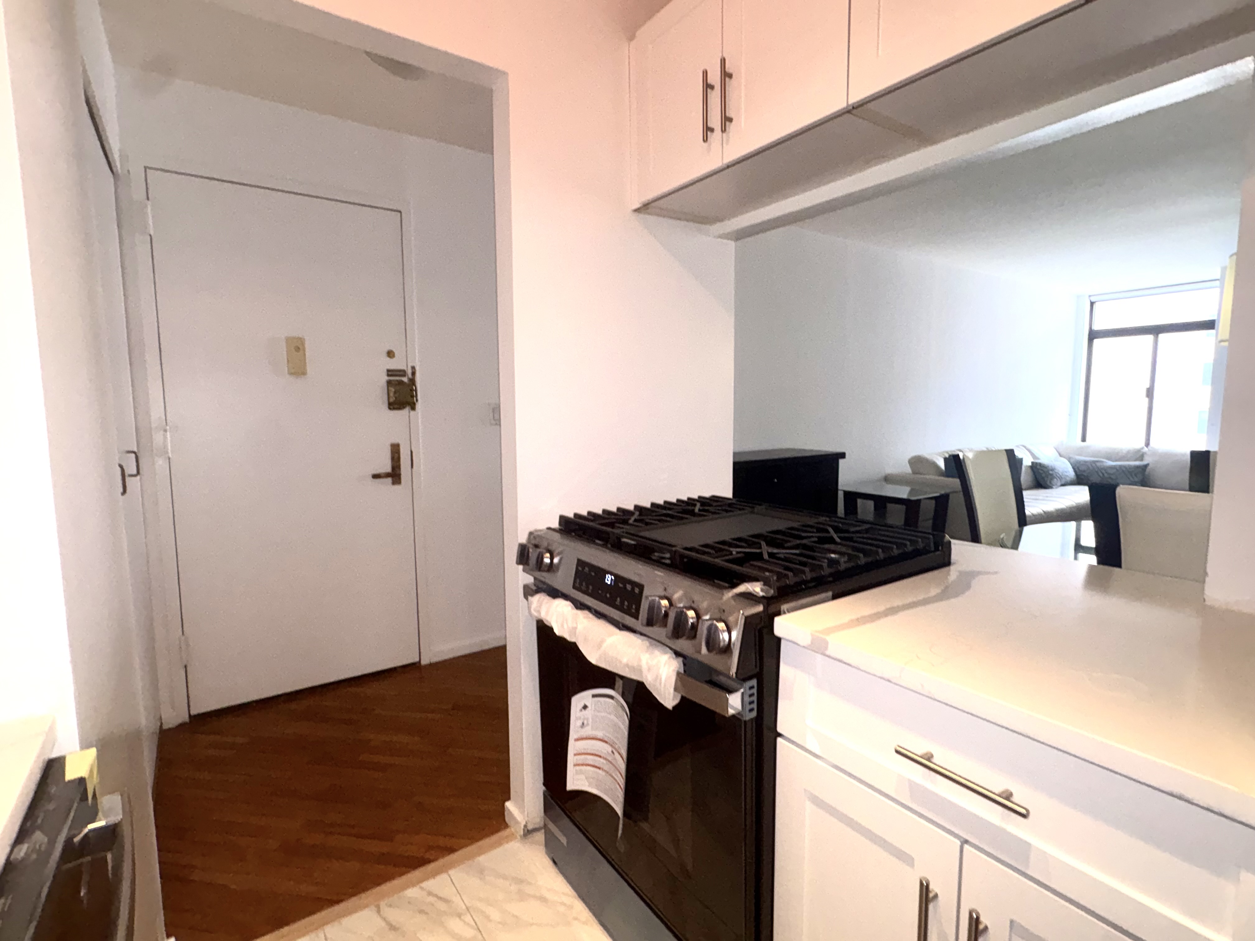 400 East 70th Street, Unit 607 Manhattan, NY 10021 - Photo 4 of 16 Gallery Image 4