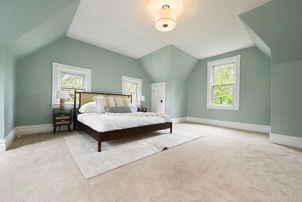 $650,000 | 526 10th Street, Oakmont, PA 15139