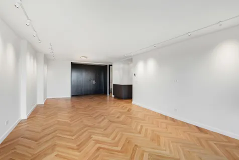 $4,150,000 | 200 Central Park South, Unit 28B | Central Park South