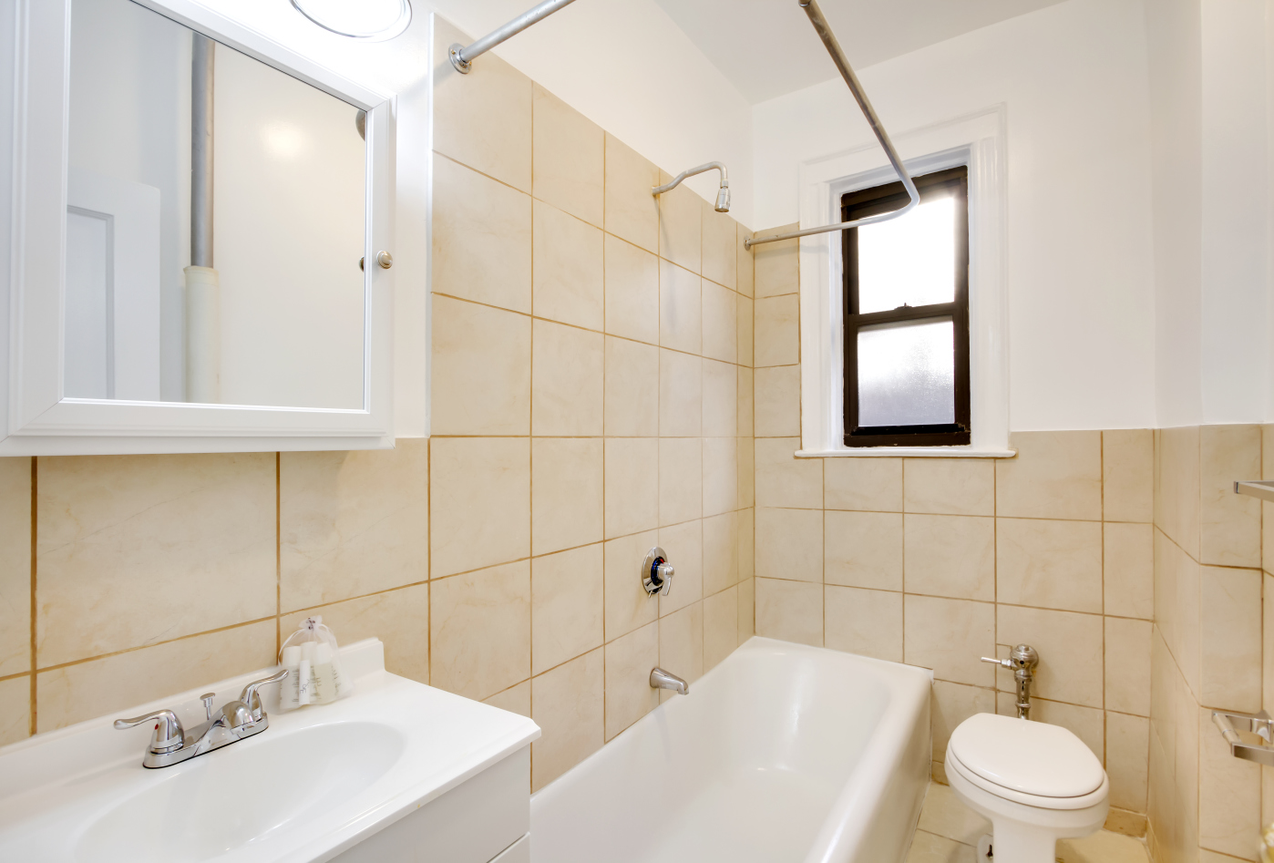 29-08 31st Avenue, Unit E4 Queens, NY 11106 - Photo 5 of 5