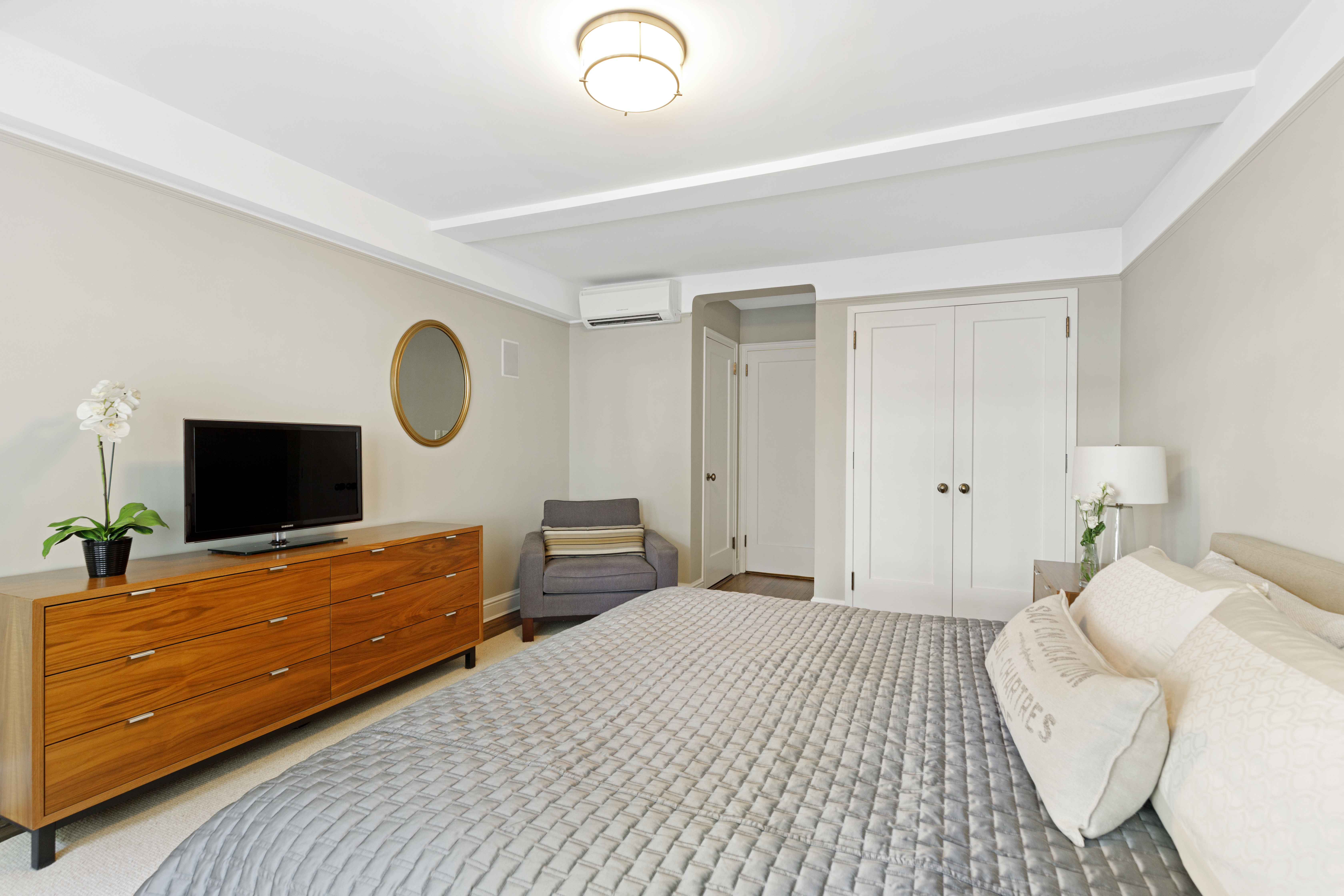 110 East 87th Street, Unit 2C Manhattan, NY 10128 - Photo 9 of 12