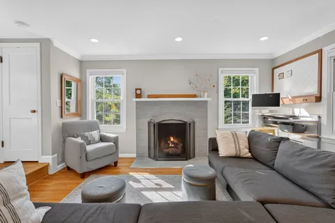 $1,075,000 | 312 Lincoln Avenue, Falls Church, VA 22046