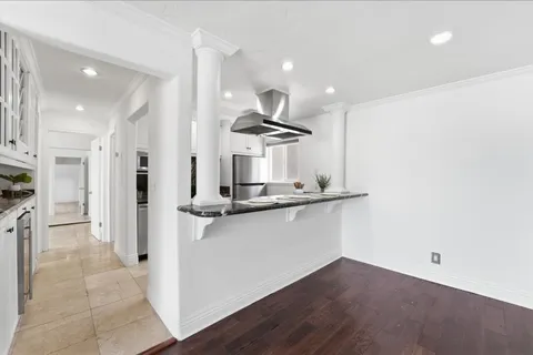 $1,245,000 | 15 15th Street, Unit 14, Hermosa Beach, CA 90254