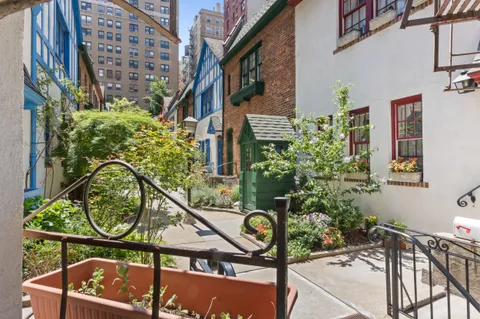$499,000 | 262 West 95th Street, Unit 2 | Upper West Side