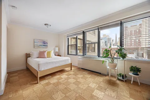 $600,000 | 120 East 90th Street, Unit 7A | Upper East Side