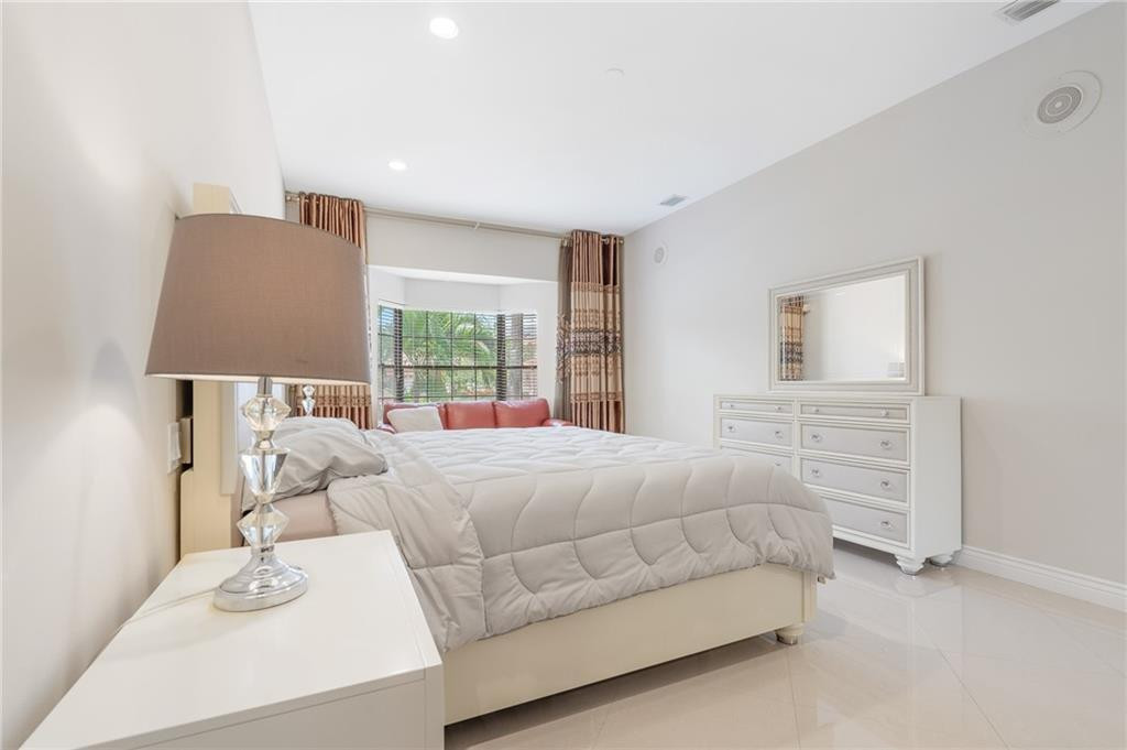 22668 Caravelle Circle Boca Raton, FL 33433 - Photo 17 of 50